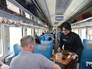 Sambut Nataru, KAI Hadirkan Gadis Kreta Sajikan Kuliner Legendaris