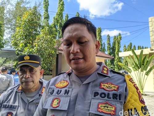 Kapolres Lombok Barat AKBP Bagus Nyoman Gede Junaedi usai memberikan keterangan pers di Mapolres Lombok Barat, Kamis (21/12/2023). (Ahmad Viqi/detikBali).