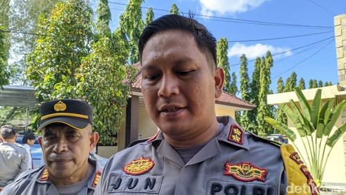 Kapolres Lombok Barat AKBP Bagus Nyoman Gede Junaedi usai memberikan keterangan pers di Mapolres Lombok Barat, Kamis (21/12/2023). (Ahmad Viqi/detikBali).