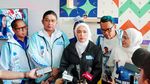 Kenakan Aksesori Bolone Gibran, Zita Anjani & Artis PAN Datangi Bawaslu