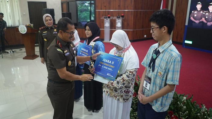 Ketaji Banten gandeng anak SMP dalam peringatan hari antikorupsi