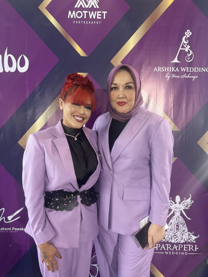 Ketua MUA Community Jakarta Selatan Meinita Laksmi M.BA dan Fara Fibula S.psi