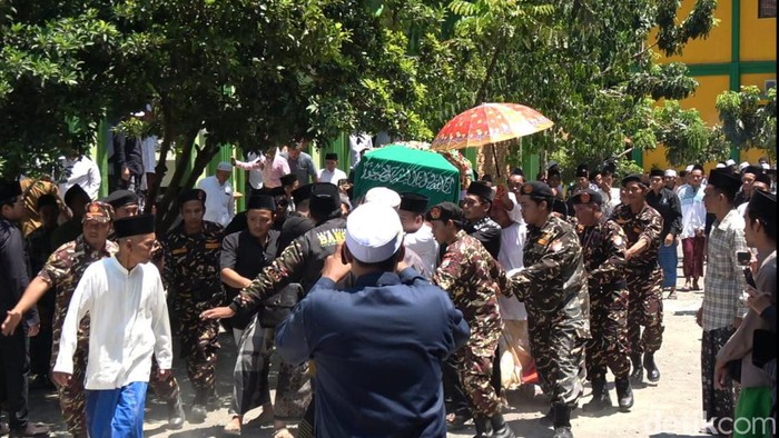 KH Nuril Huda, pendiri PMII wafat di Desa Medali, Kecamatan Sugio.