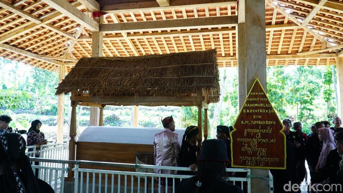 Ki Buyut Terik mendhak sanggring lamongan