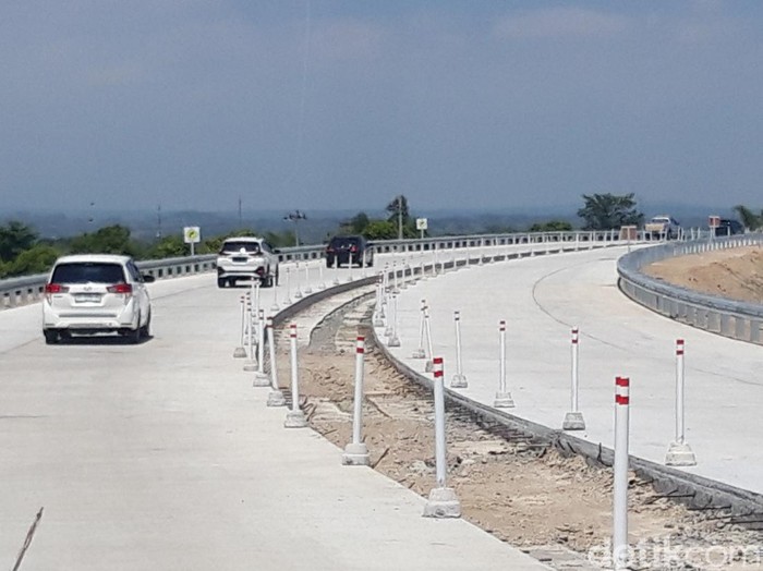 Kondisi jalur fungsional tol Solo-Jogja, Kamis (21/12/2023) siang.