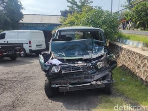 Korban Luka Bus Vs Mobil Total 9 Orang, Paling Parah Sopir Kijang