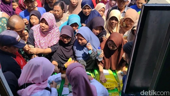 Lamongan Gencarkan Operasi Pasar Beras saat libur nataru 2024