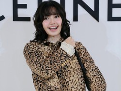 Gaya Lisa BLACKPINK di Event CELINE, Bikin Mall Bangkok Padat Pengunjung