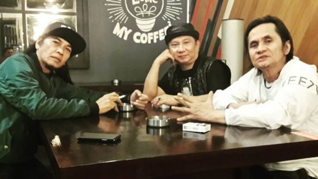Nama Log Zhelebour tak bisa dilepaskan dari perjalanan musik rock Tanah Air. Dalam bahasa tutur kekinian, rasanya tidak berlebihan jika Log disebut si paling rock.