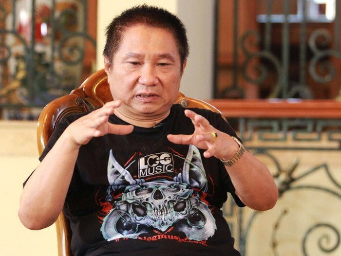 Nama Log Zhelebour tak bisa dilepaskan dari perjalanan musik rock Tanah Air. Dalam bahasa tutur kekinian, rasanya tidak berlebihan jika Log disebut si paling rock.