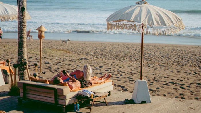 Mari Beach Club