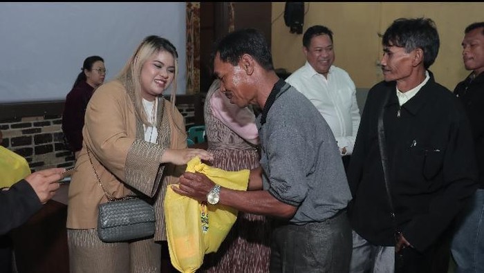 Maria Dimitria Tabitha saat bertemu dengan masyarakat di Sidikalang, Dairi. (Foto: Dok. Pribadi)