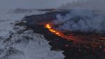 Melihat Lebih Dekat Lava Letusan Gunung Berapi di Islandia