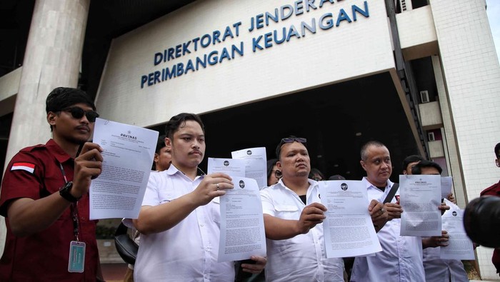 Paguyuban Vape Minta Pemerintah Tunda Pajak Rokok Elektronik Paguyuban Vape Minta Pemerintah Tunda Pajak Rokok Elektronik