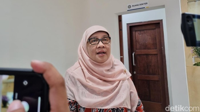 Pakar Biomolekular Universitas Airlangga (Unair) Prof Ni Nyoman Tri Puspaningsih.