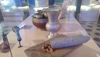 Beberapa replika yang dihadirkan dalam pameran jalur rempah ini antara lain replika mumi, guci kanopik, alat-alat yang digunakan pedagang masa lampau seperti bejana pembakaran kemenyan, bejana minyak pengurapan, dan lainnya. Foto: Cicin Yulianti/detikcom