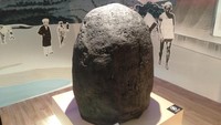 Tak hanya koleksi yang berkaitan langsung dengan proses persebaran rempah, pameran Jalur Rempah menampilkan replika prasasti dan mahkota para sultan yang memimpin Kesultanan Kartanegara, Kesultanan Siak Sri, dan Kesultanan Banten. Foto: Cicin Yulianti/detikcom