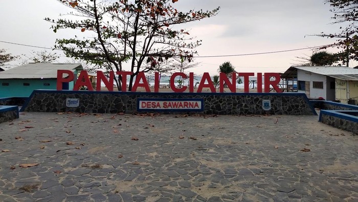 Pantai Ciantir Lebak