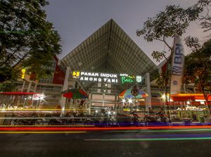 Melihat Pasar Induk Terbesar di Indonesia