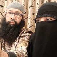 Keduanya bertemu saat sedang berdakwah setelah Peggy Melati Sukma memutuskan hijrah. Peggy Melati Sukma pun mantap kembali berumah tangga setelah 11 tahun tidak menikah lagi. Foto: Instagram @peggymelatisukma_khadijah