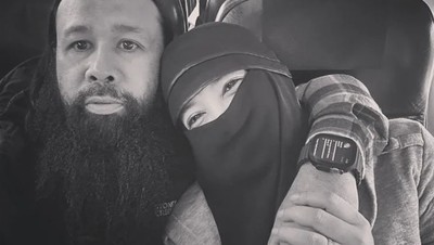 6 Potret Peggy Melati Sukma Jadi Istri Pengusaha Ternak di Selandia Baru