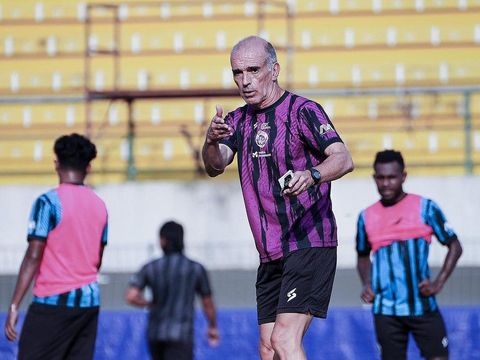 Pelatih Arema FC Fernando Valente