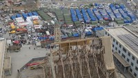 Laporan media pemerintah sebelumnya menyebut gempa dengan magnitudo 6,2 di daerah Jishishan dekat perbatasan provinsi Gansu dan Qinghai menghancurkan atau merusak lebih dari 150.000 rumah.
