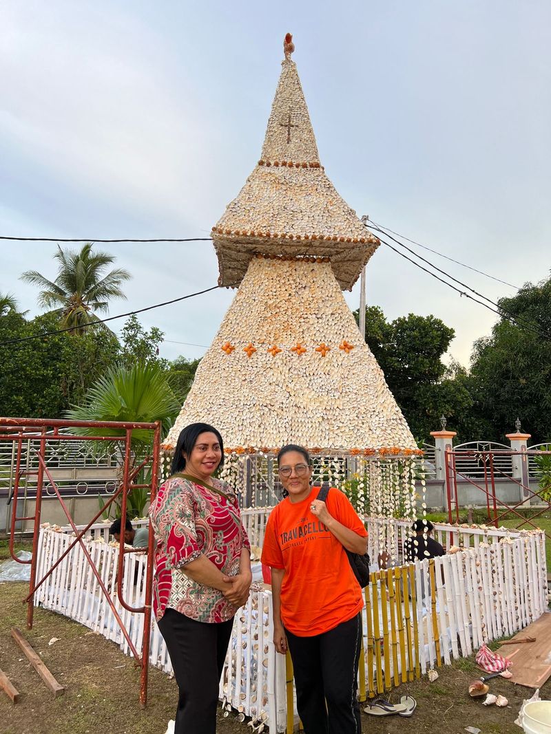 Pohon Natal dari kerang