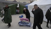 Di tengah gelombang dingin selama berhari-hari yang melanda sebagian besar wilayah China, daerah dataran tinggi di barat laut negara ini melaporkan suhu serendah minus 16 derajat celcius.  