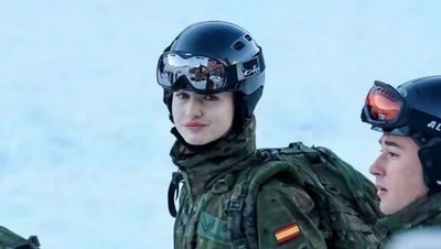 7 Foto Ratu Masa Depan Spanyol Latihan Militer di Tengah Pegunungan Salju