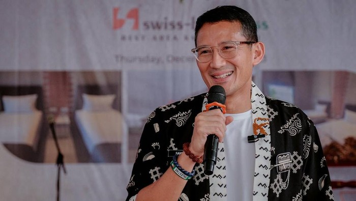 Menteri Pariwisata dan Ekonomi Kreatif/Kepala Badan Pariwisata dan Ekonomi Kreatif (Menparekraf/Kabaparekraf) Sandiaga Salahuddin Uno meresmikan Hotel Swiss-Belexpress di Rest Area KM 164 Tol Cipali (Cikopo-Palimanan)