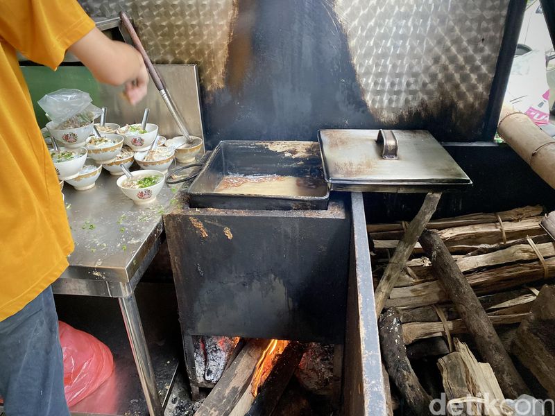 Soto Ayam Bang Ari