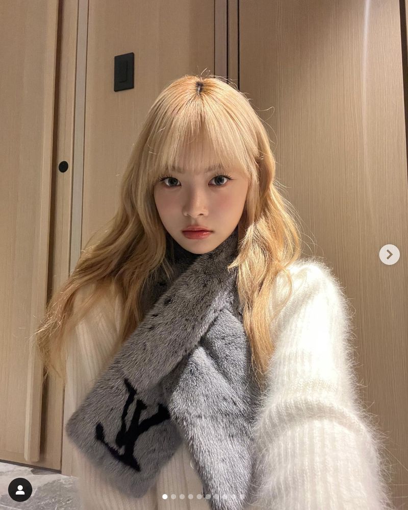 6 Tren Fashion Musim Dingin 2023, Irene Red Velvet Pakai Babushka Scarves