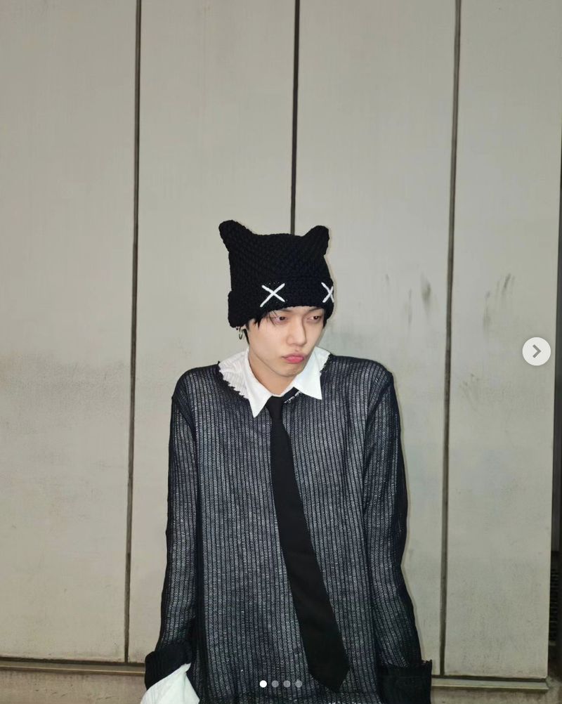 6 Tren Fashion Musim Dingin 2023, Irene Red Velvet Pakai Babushka Scarves