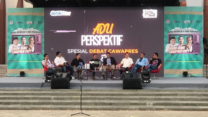 Adu Perspektif Spesial Debat Pilpres 2024 yang disiarkan detikcom di gedung Kemenpora, Jakarta Pusat, Jumat (22/12/2023).