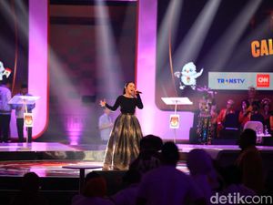 Aksi Ciamik Putri Ayu Hibur Penonton Debat Cawapres 2024