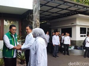 Anies Sambangi Rumah Cak Imin Jelang Debat Cawapres