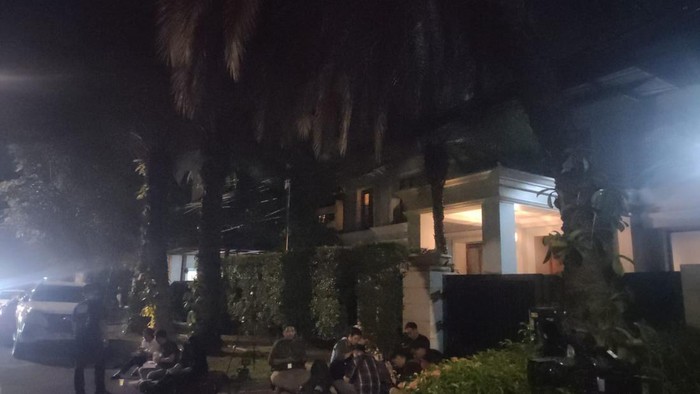 Anies dan Cak Imin menyambangi kediaman JK di Jalan Brawijaya, Jakarta Selatan, Jumat (22/12/2013).