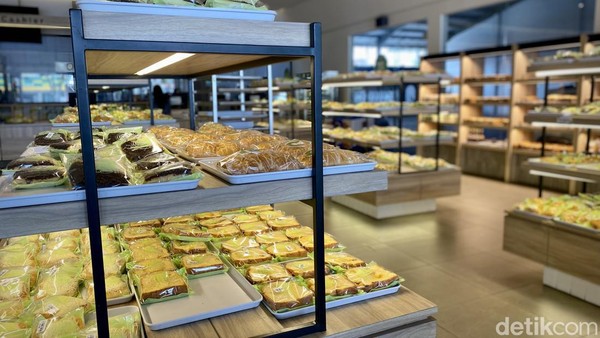 Bakery Legendaris Ini Punya Kue Lapis Semarang yang Cocok jadi Oleh-oleh