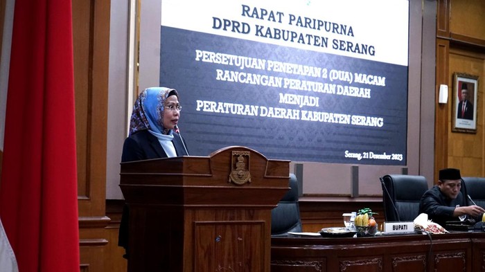 Bupati Serang Ratu Tatu