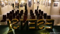 Rizal menambahkan, Esensi memiliki makna sebagai hakikat atau tujuan. Salah satu hakikat kehidupan manusia yaitu rasa syukur seseorang yang memiliki kesadaran terhadap sesuatu yang diperoleh dari sang pencipta. Sehingga setiap manusia merealisasikan rasa syukurnya dengan sudut pandang yang berbeda-beda.