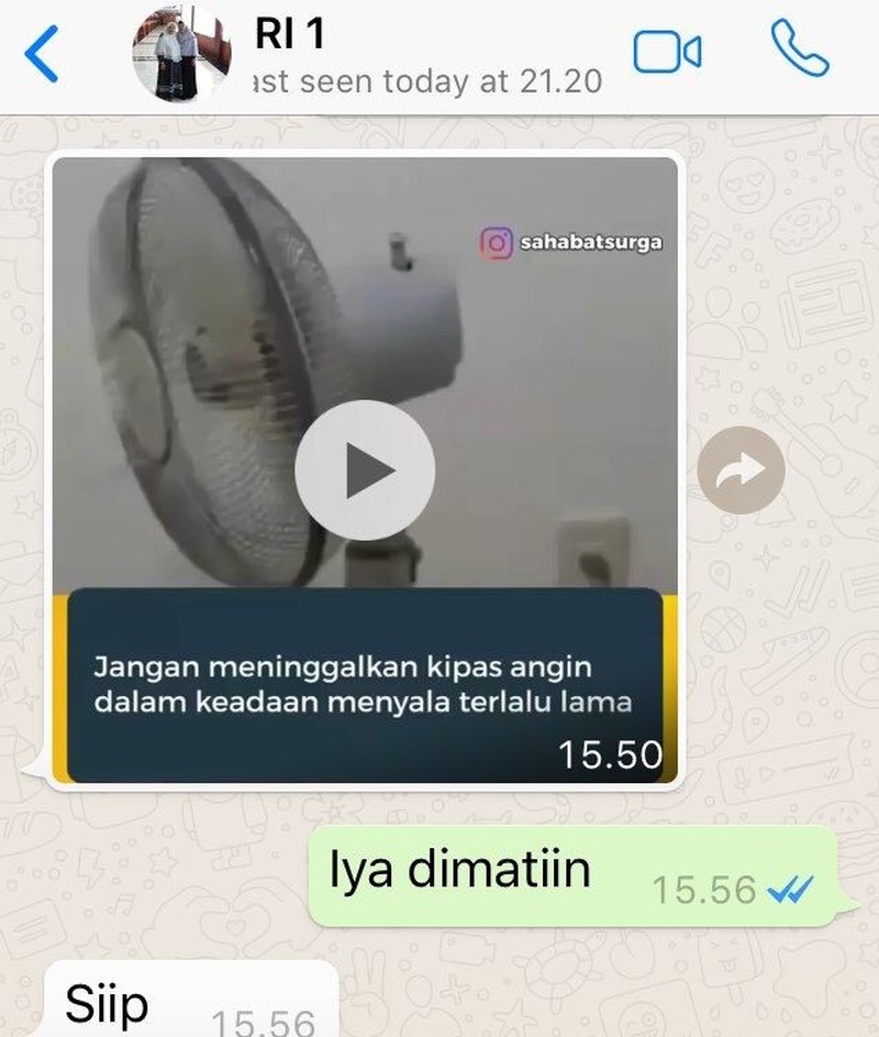 Chat kocak anak dan orangtua ini bikin yang membacanya jadi kangen dengan emak dan bapak. Sudah bilang 'i love you' belum ke mereka hari ini?