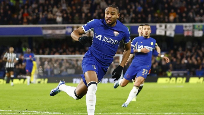Soccer Football - Carabao Cup - Quarter Final - Chelsea v Newcastle United - Stamford Bridge, London, Britain - December 19, 2023 Chelseas Christopher Nkunku in action Action Images via Reuters/Peter Cziborra NO USE WITH UNAUTHORIZED AUDIO, VIDEO, DATA, FIXTURE LISTS, CLUB/LEAGUE LOGOS OR LIVE SERVICES. ONLINE IN-MATCH USE LIMITED TO 45 IMAGES, NO VIDEO EMULATION. NO USE IN BETTING, GAMES OR SINGLE CLUB/LEAGUE/PLAYER PUBLICATIONS.