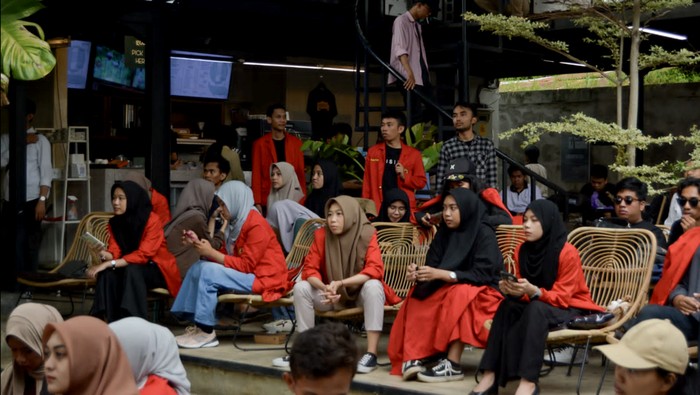 Dukungan Formasi Indonesia Moeda untuk Gerakan Sekali Putaran di Pilpres 2024 Ratusan aktivis mahasiswa dari berbagai kampus dan organisasi di Sulawesi Selatan menghadiri kegiatan Kopi Darat Formasi Indonesia Moeda di Gori Artisan Coffee, Kota Makassar, Sulawesi Selatan.