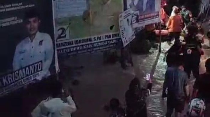 Evakuasi BPBD terhadap warga terdampak banjir