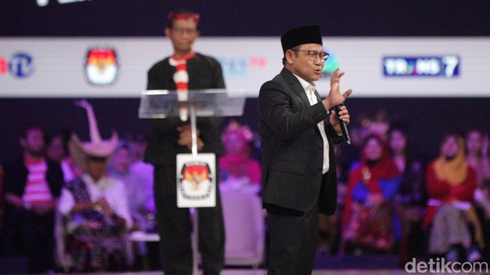 Foto-foto Cak Imin Maju dari Podium saat tanggapi Gibran soal Investasi