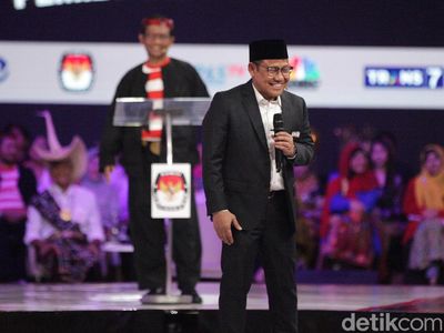 Foto-foto Cak Imin Maju dari Podium saat Tanggapi Gibran soal Investasi