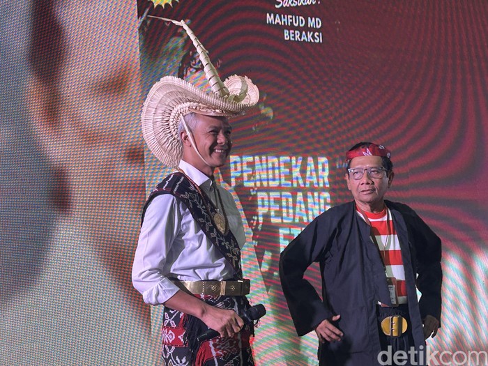 Ganjar dan Mahfud Md, 22 Desember 2023. (Kadek M Luxiana/detikcom)