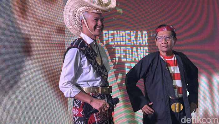 Ganjar dan Mahfud Md, 22 Desember 2023. (Kadek M Luxiana/detikcom)