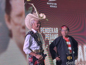 Makna Baju Adat NTT dan Madura yang Dipakai Ganjar-Mahfud di Debat Pilpres